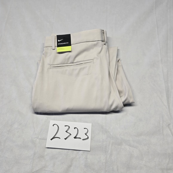 Nike dri Fit Standard Chino Golf pants Men 33x32 NWT - Picture 9 of 9